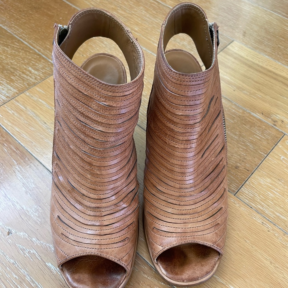 Paul Green Cayanne Peep Toe Bootie